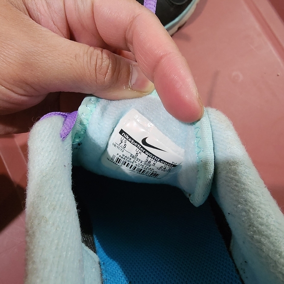 NIKE WOMEN'S SHOES - Picture 4 of 5